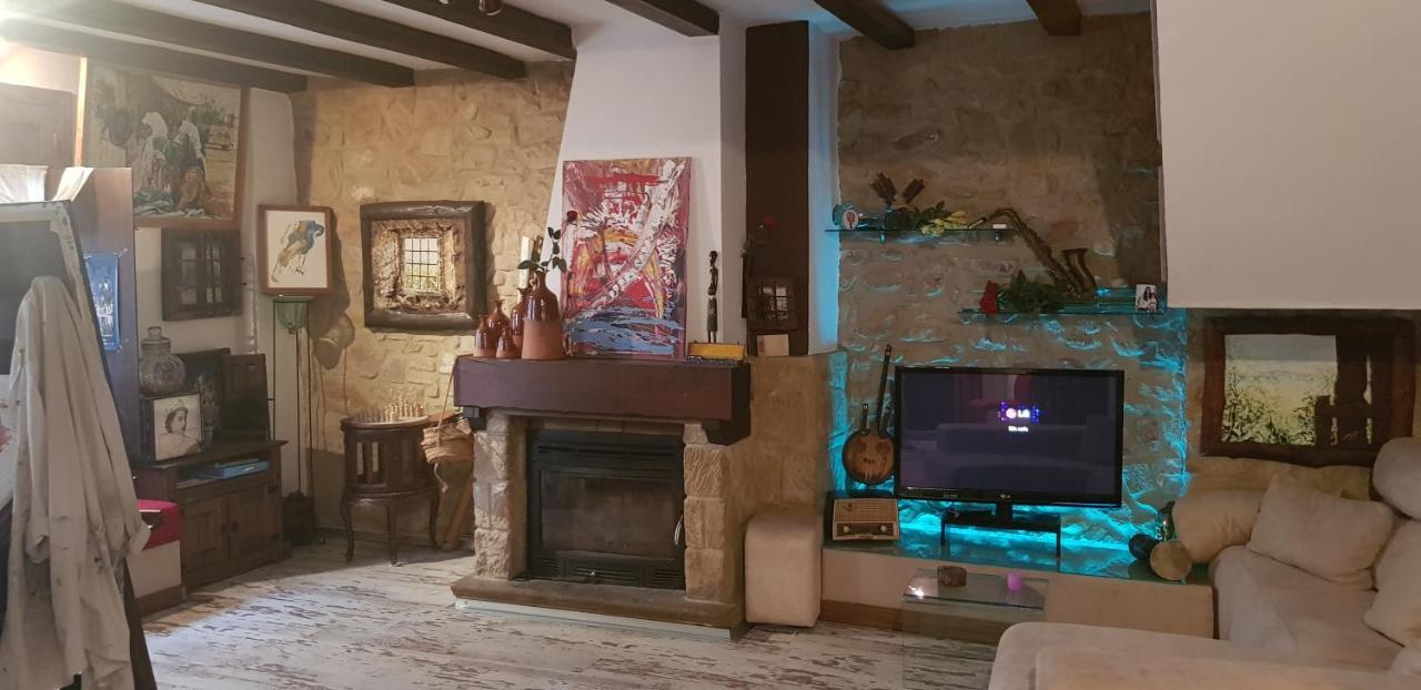 La Casa Del Pintor - Estudio De Arte En Баэса Экстерьер фото